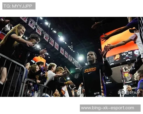 杰伦格林高中球衣退役仪式太阳主教练与新队友齐聚祝贺